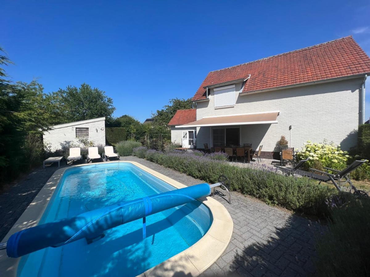 Villa Mooi Maasland Maaseik Exterior photo