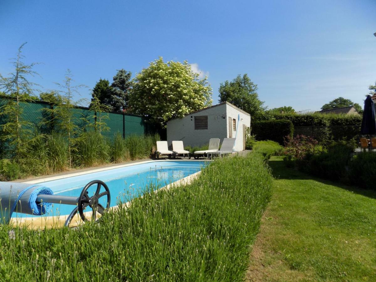 Villa Mooi Maasland Maaseik Exterior photo